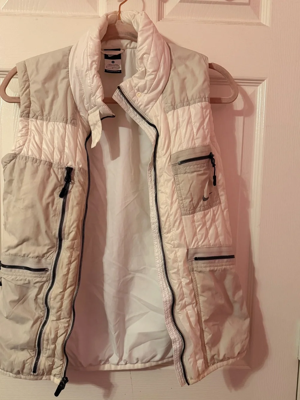 Nike Women's Small Primaloft Quilted Puffer Vest with Multiple Zip Pockets